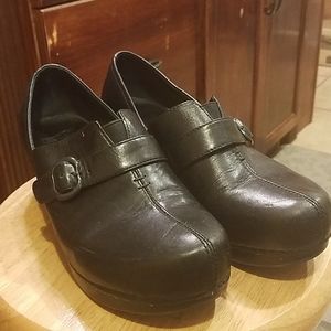 Dansko Black 39 EUC